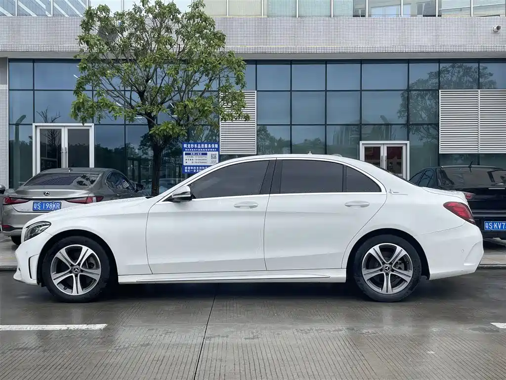 Mercedes-Benz C-Class — миниатюра 3