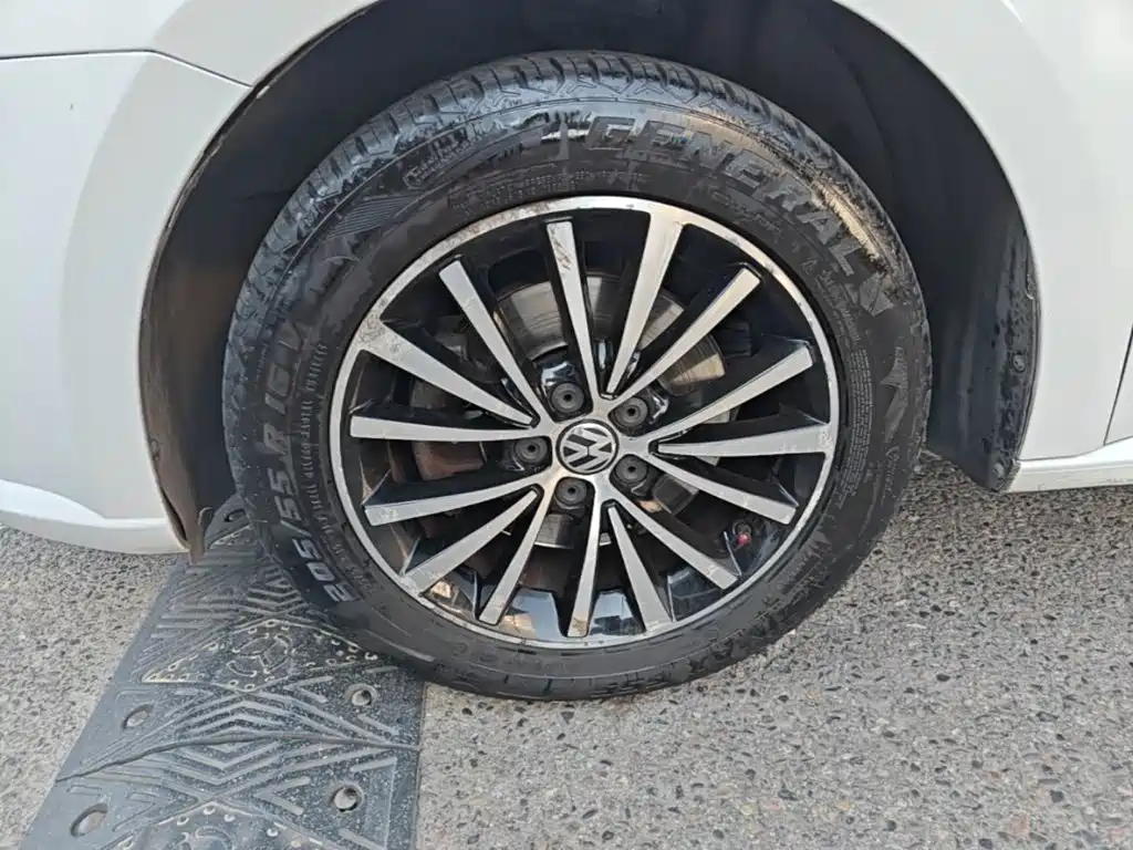 Volkswagen Lavida — миниатюра 23