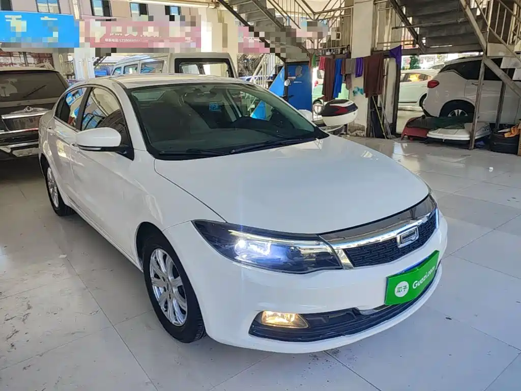 Qoros Qoros 3 — миниатюра 4