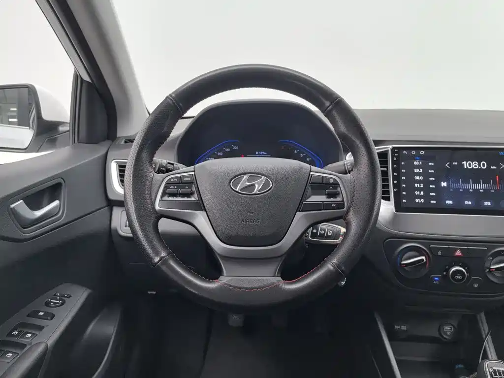 Hyundai Verna — миниатюра 11