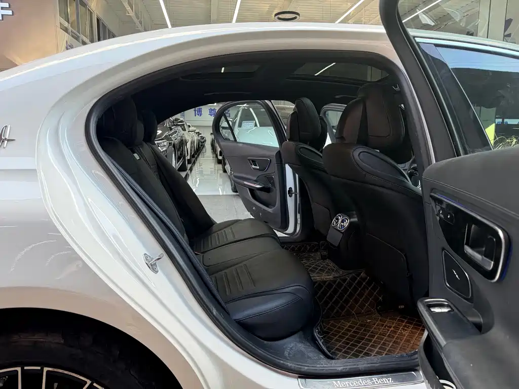Mercedes-Benz C-Class — миниатюра 15