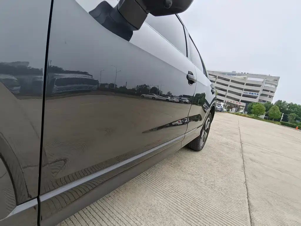 Audi Q2L e-tron — миниатюра 23