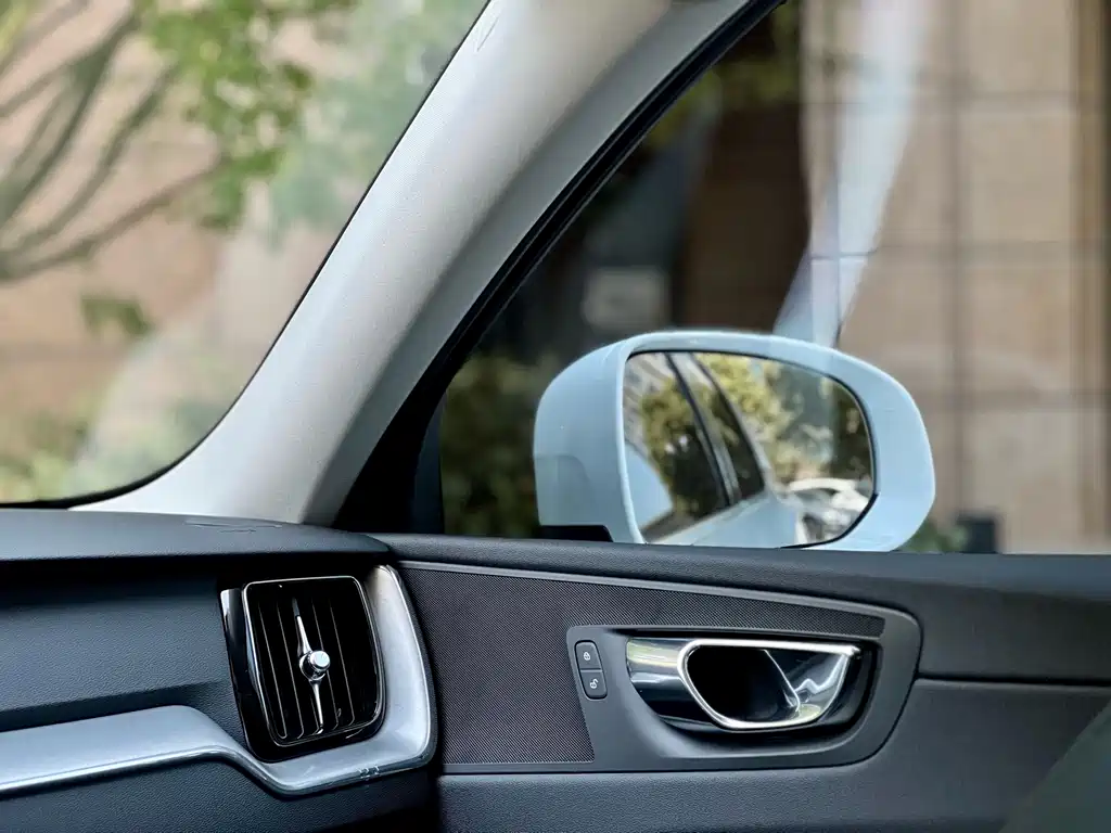 Volvo XC60 — миниатюра 10