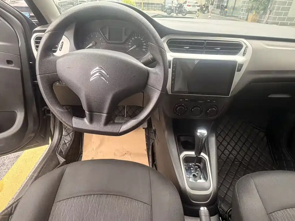Citroen Elysee — миниатюра 17