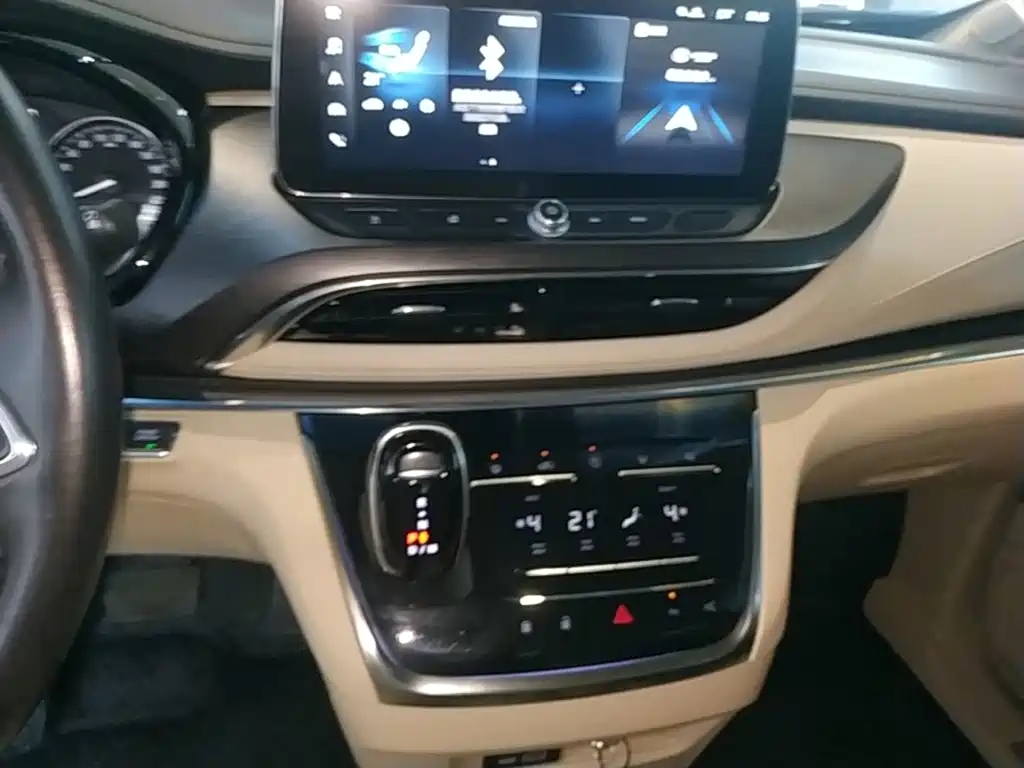 Buick GL8 — миниатюра 13