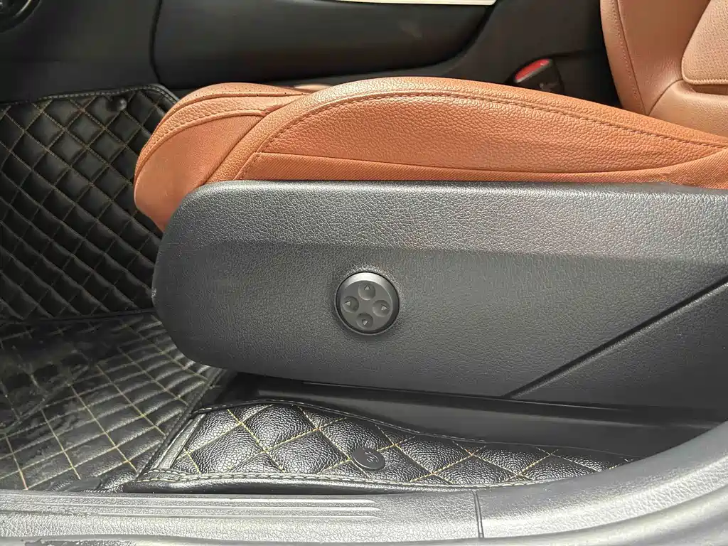 Mercedes-Benz GLC — миниатюра 12