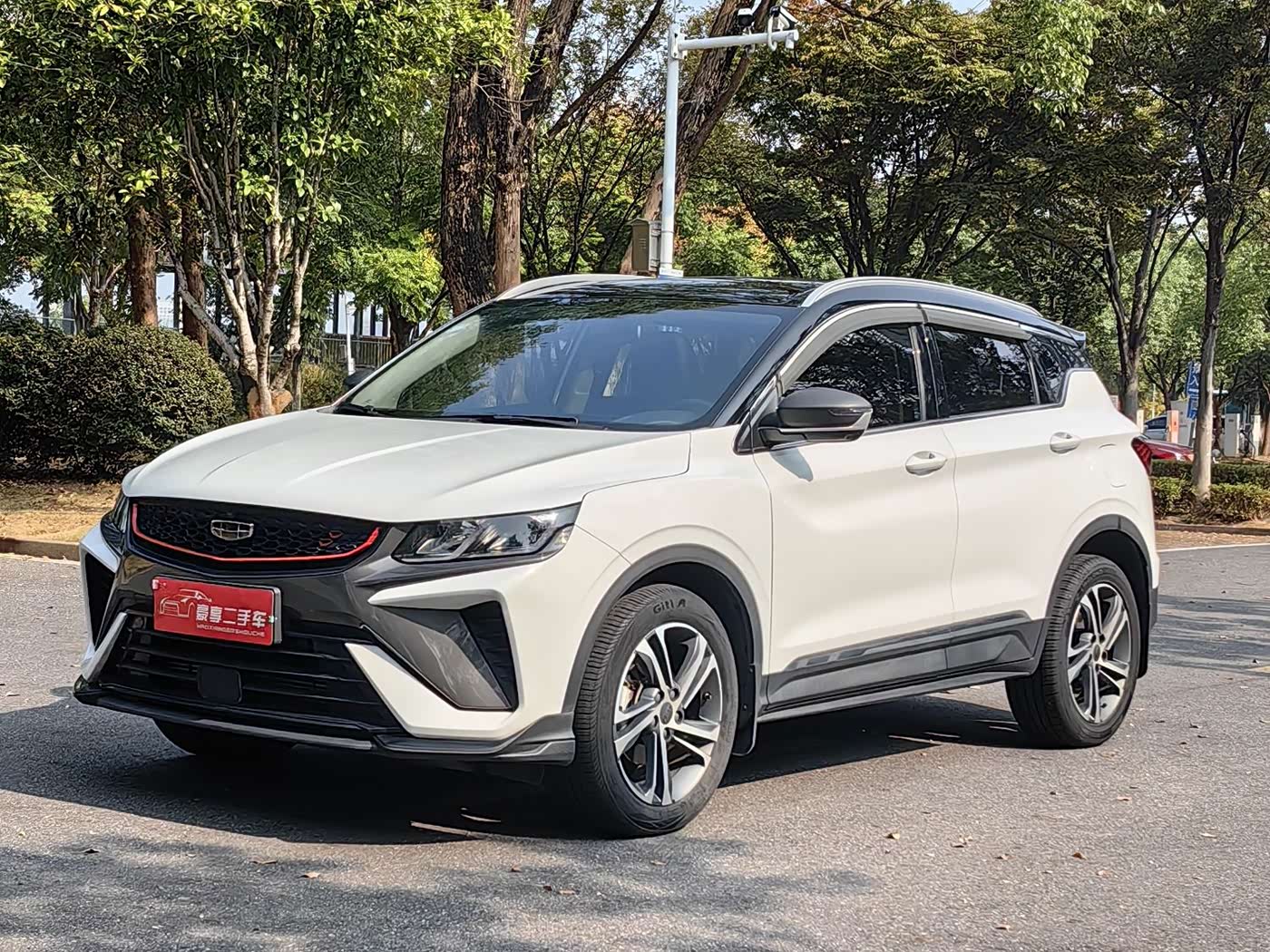 Geely Binyue 1.4 л 2022 г. Белый, пробег 49000 км