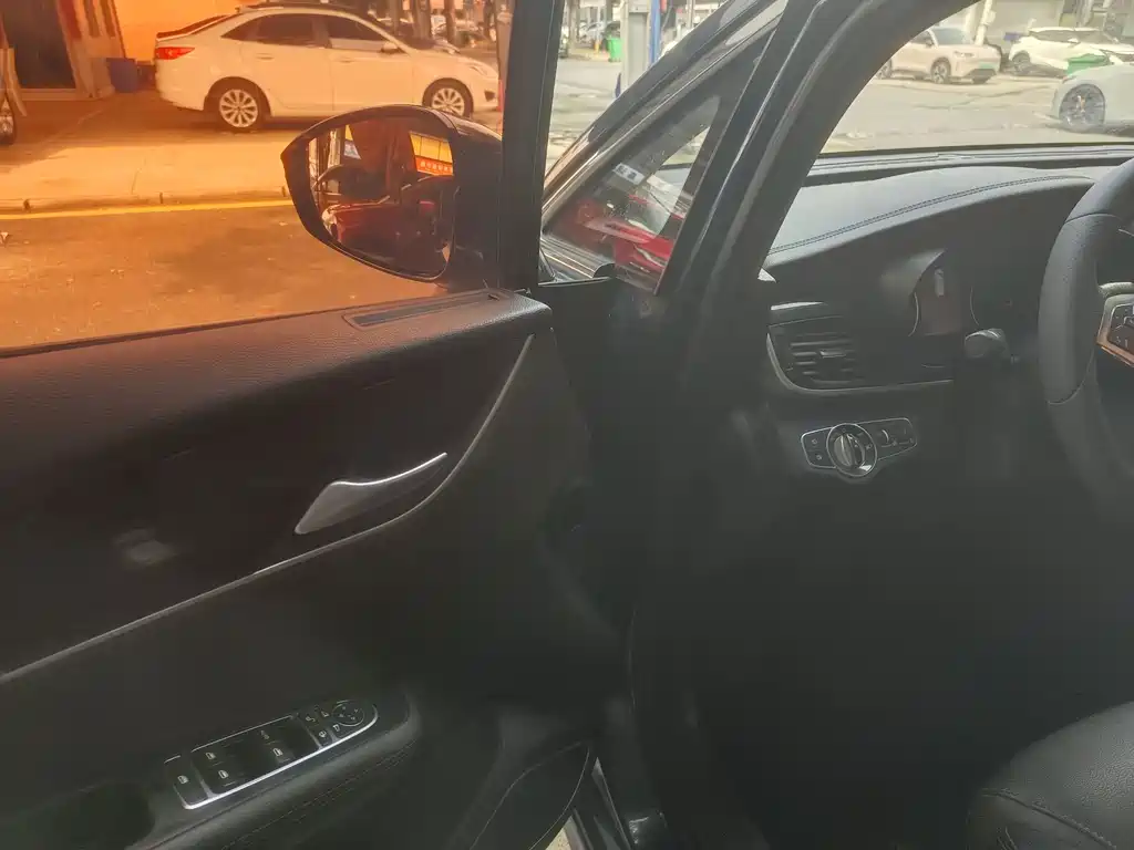 BYD MAX — миниатюра 5