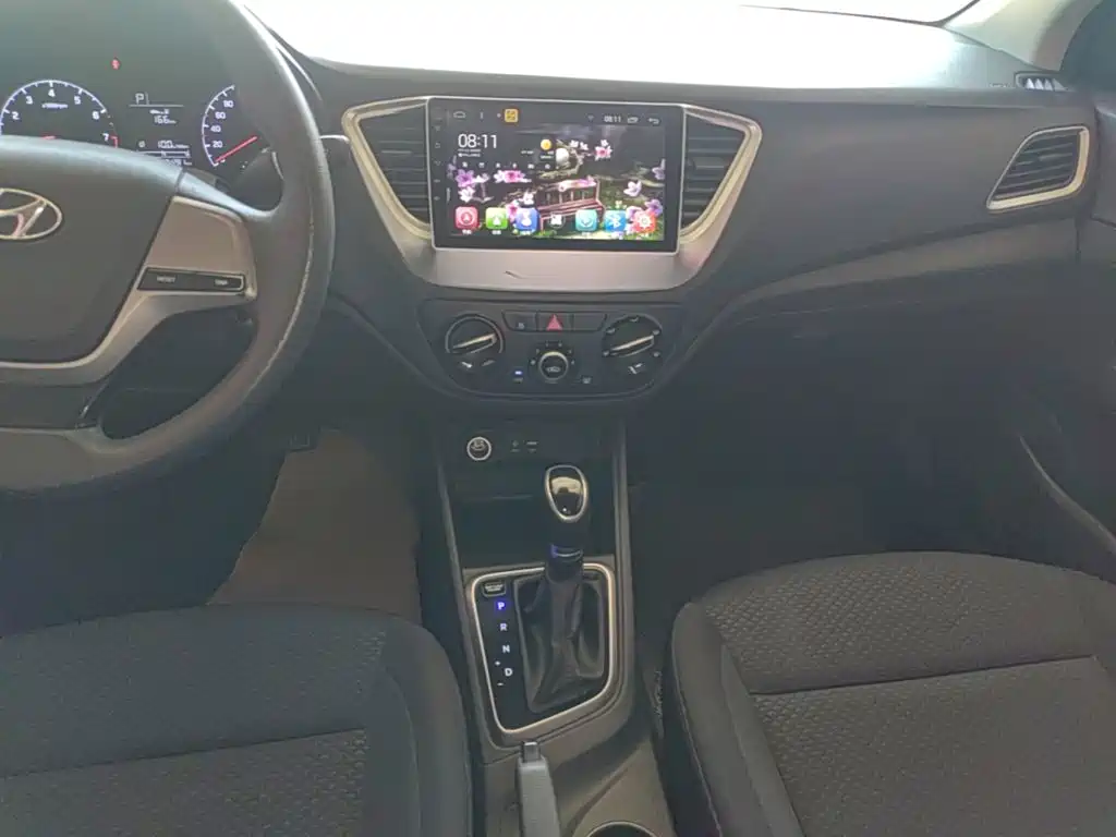 Hyundai Verna — миниатюра 13