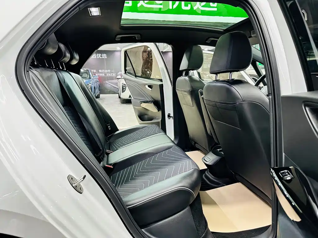 Volkswagen ID.3 — миниатюра 21