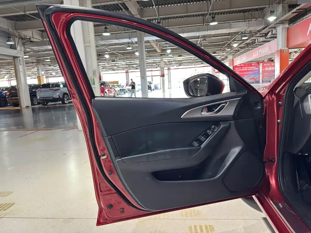 Mazda 3 Axela — миниатюра 17