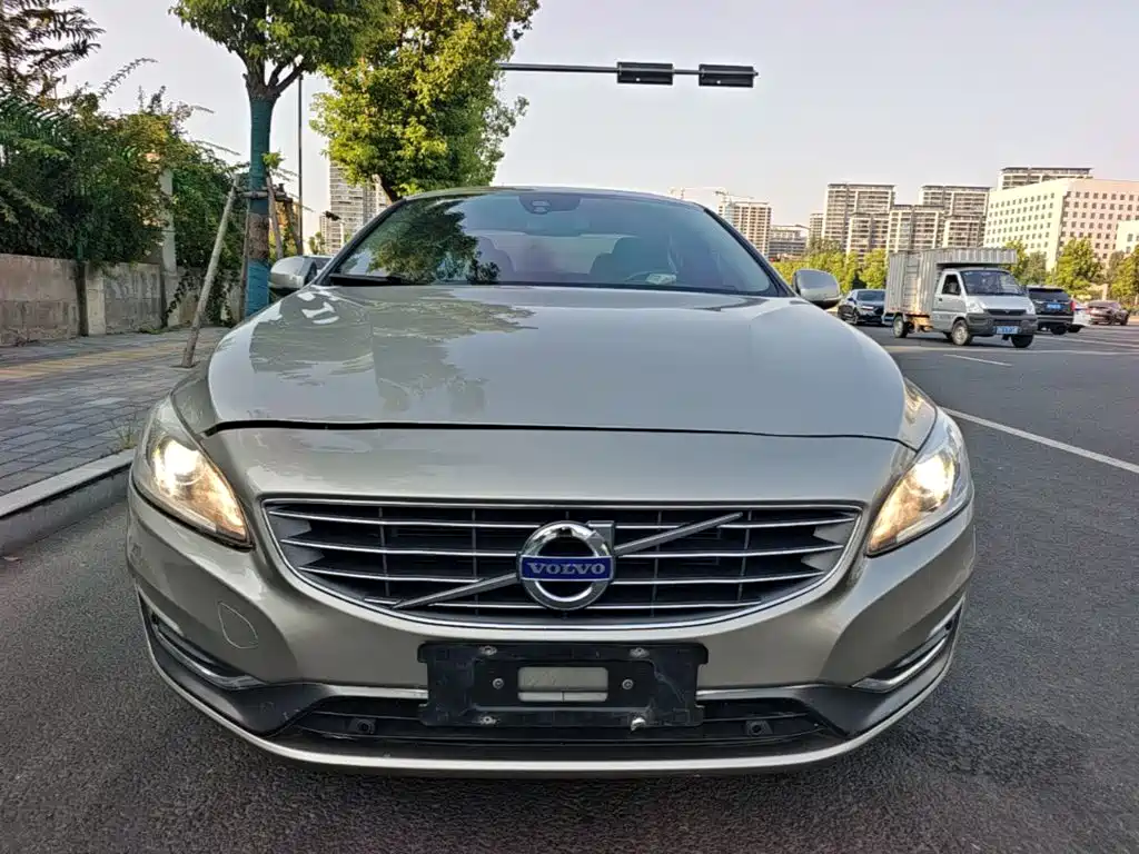 Volvo S60 — миниатюра 3