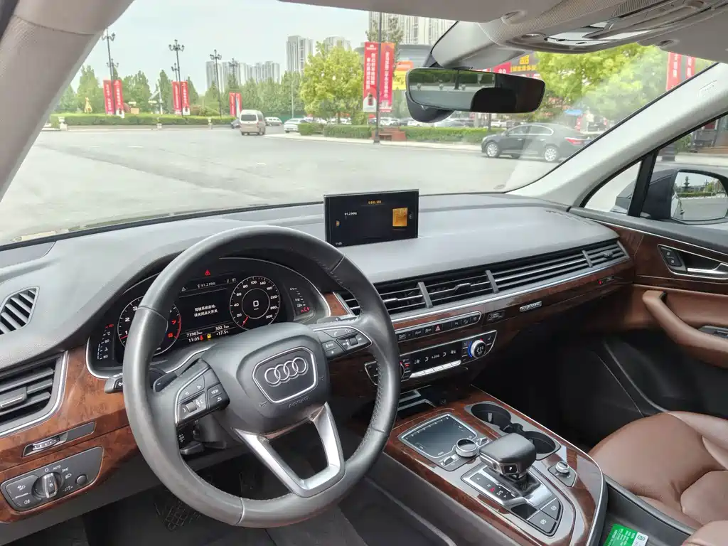 Audi Q7 — миниатюра 7