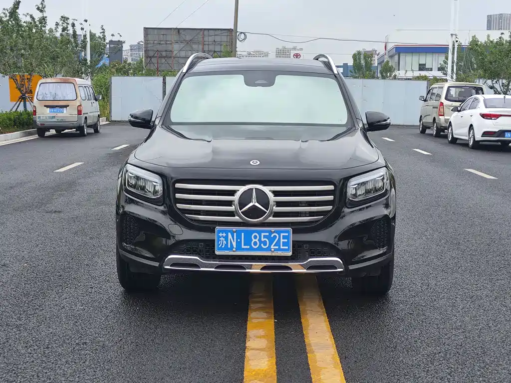 Mercedes-Benz GLB - фото 2