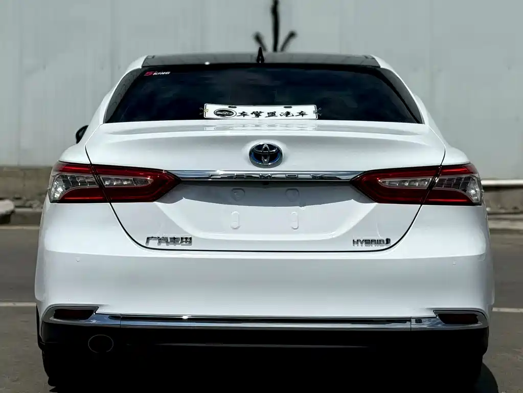 Toyota Camry — миниатюра 8