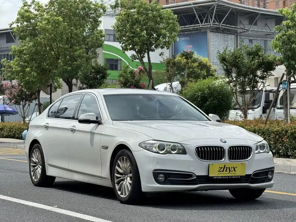 BMW 5 Series — миниатюра 3
