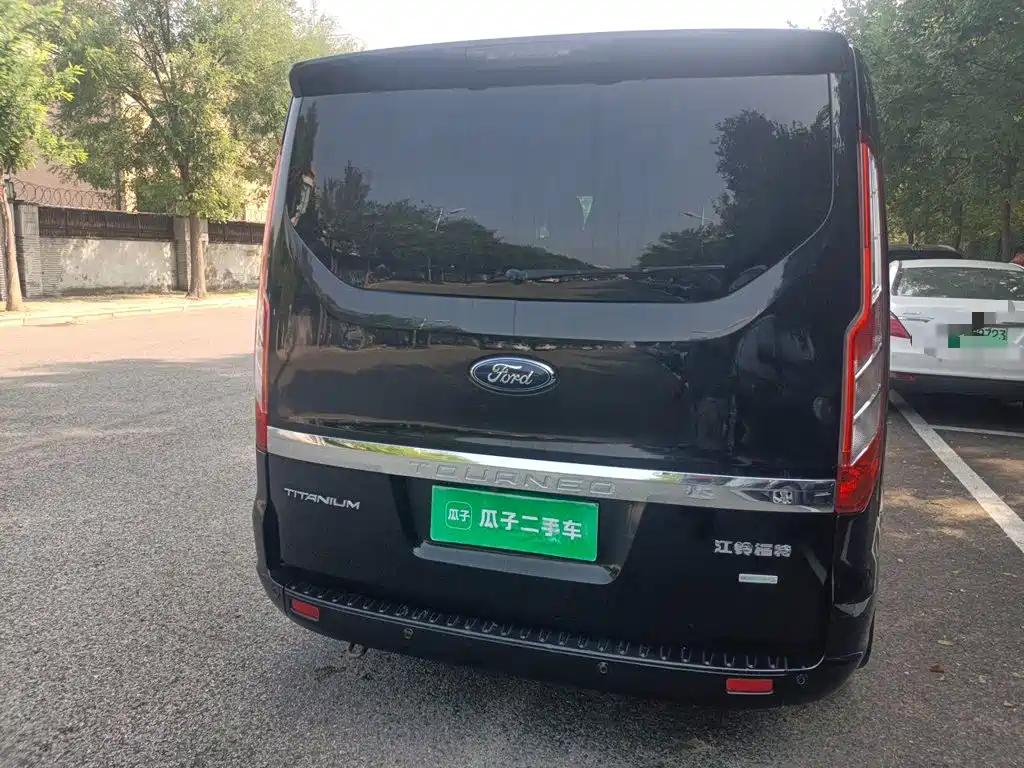 Ford Tourneo — миниатюра 5