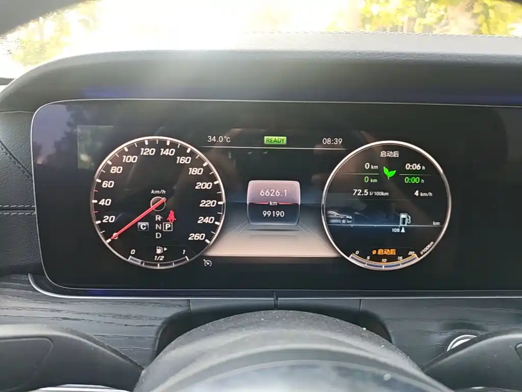 Mercedes-Benz E-Class — миниатюра 12