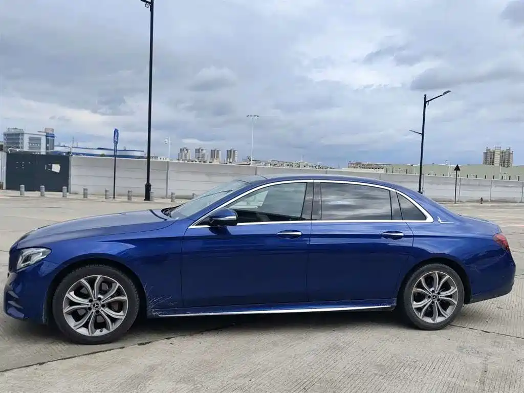 Mercedes-Benz E-Class — миниатюра 3