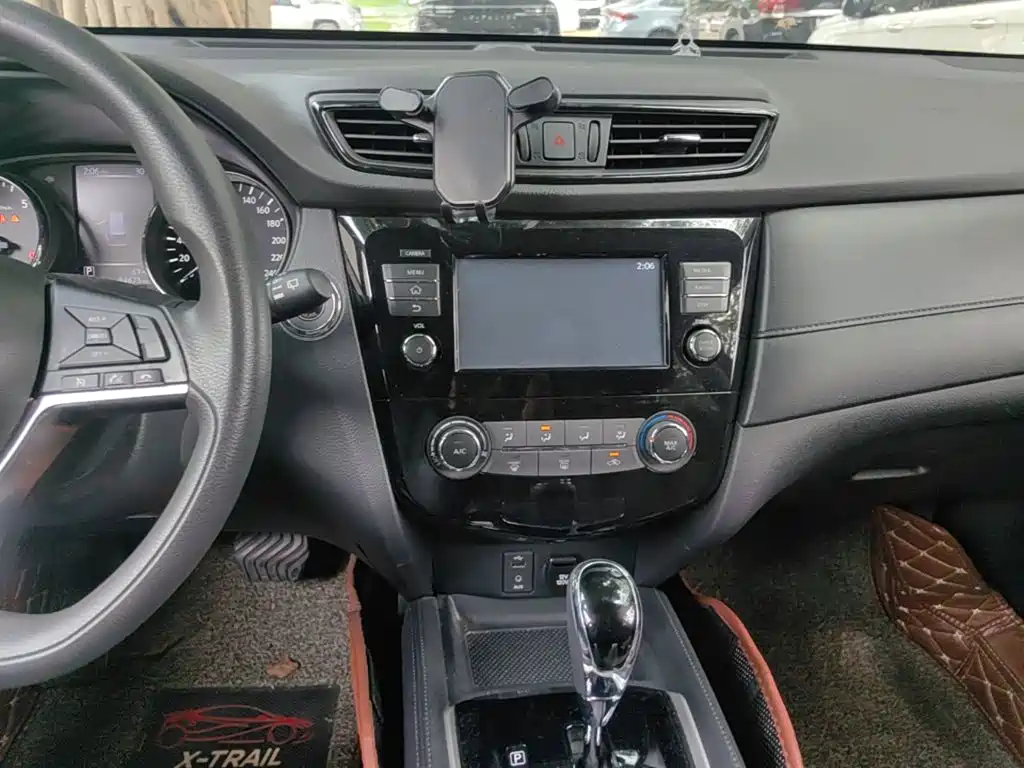Nissan X-Trail — миниатюра 13