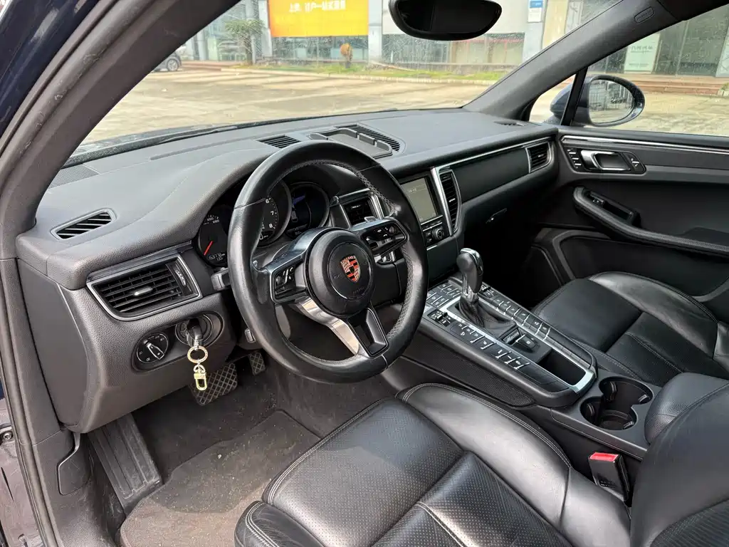 Porsche Macan — миниатюра 4