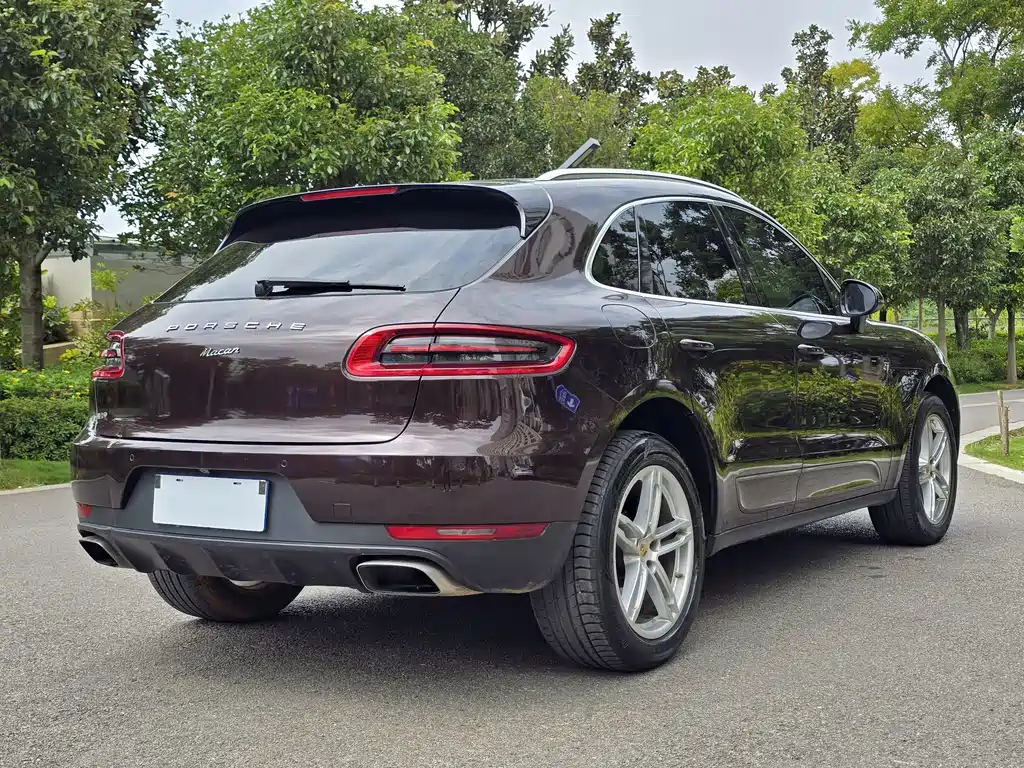 Porsche Macan — миниатюра 5