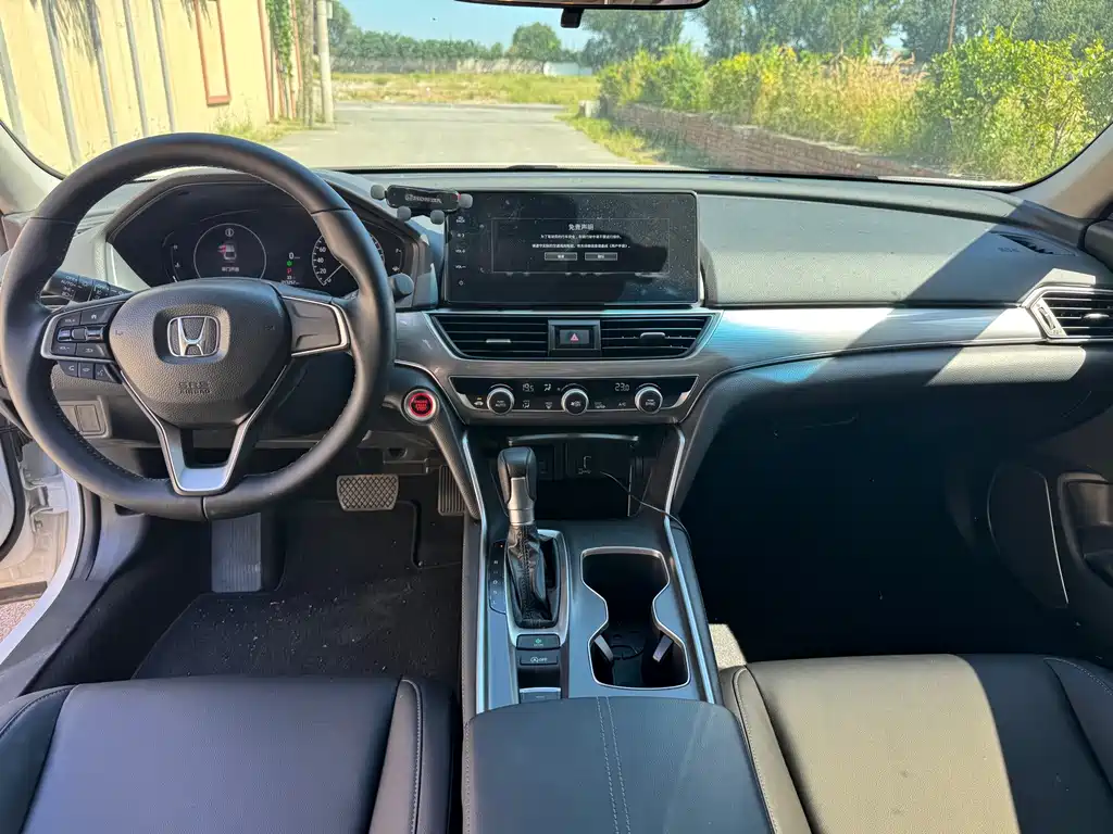 Honda Accord — миниатюра 9