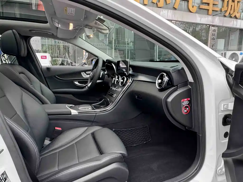 Mercedes-Benz C-Class — миниатюра 13