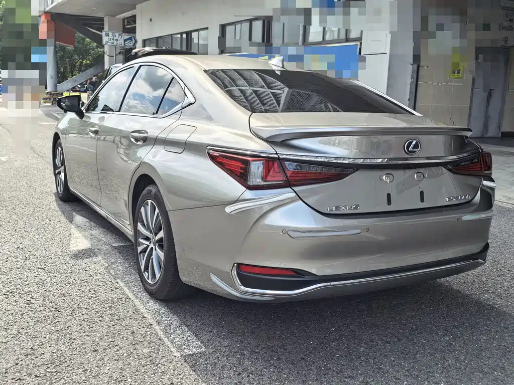 Lexus ES — миниатюра 8