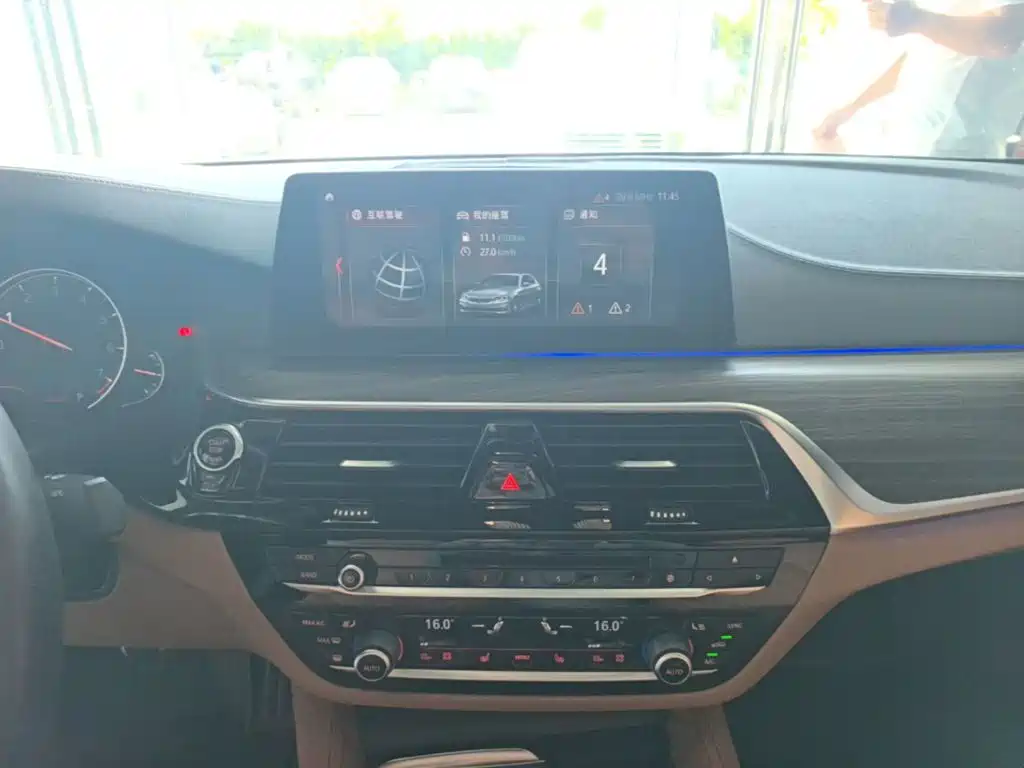 BMW 5 Series (Import) — миниатюра 13