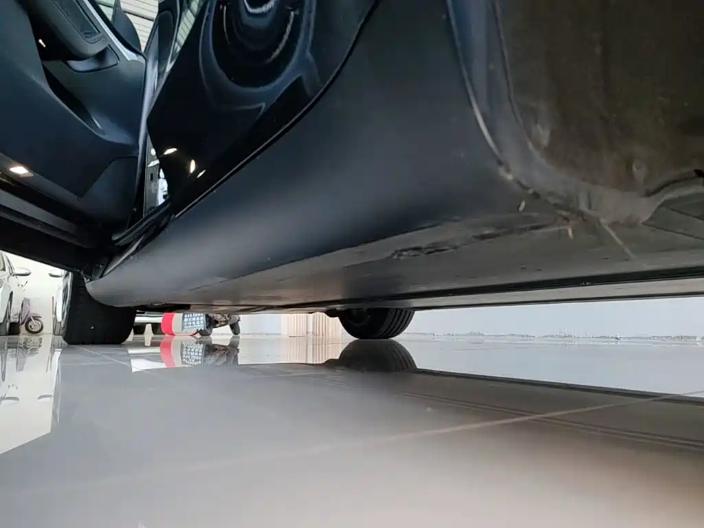 Tesla Model Y — миниатюра 22