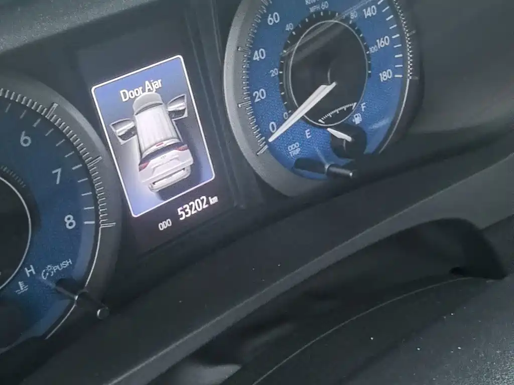 Toyota Sienna — миниатюра 2