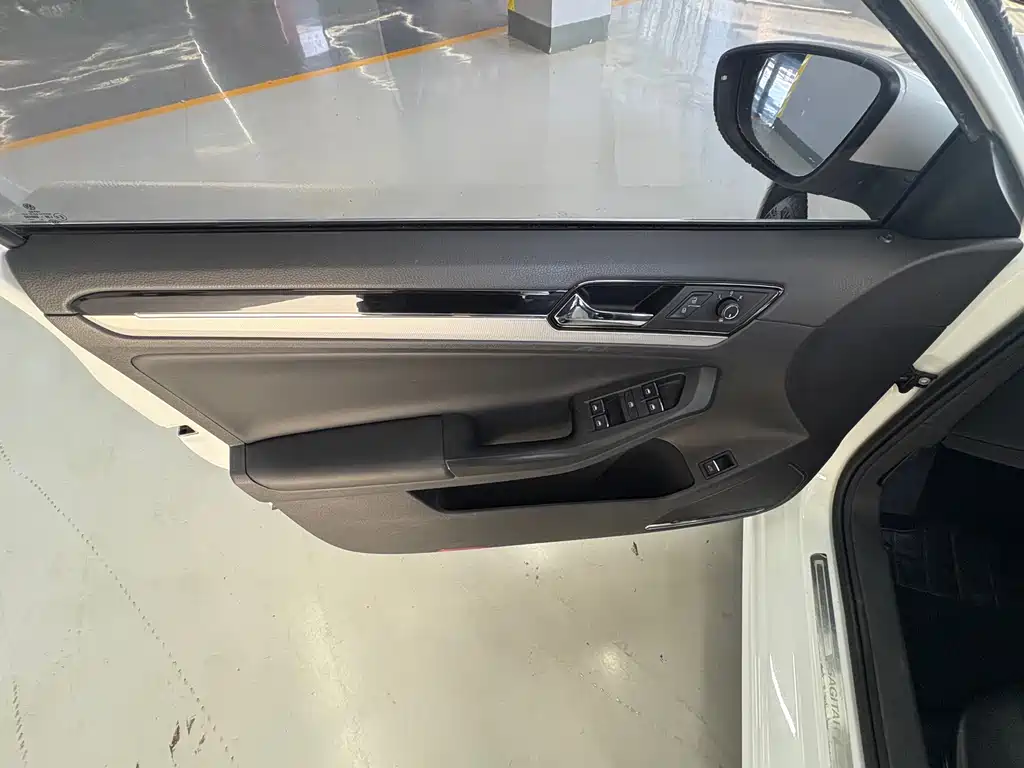 Volkswagen Sagitar — миниатюра 12