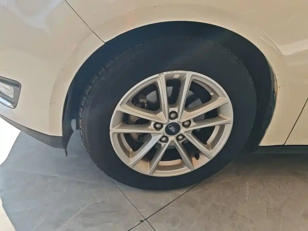 Ford Focus — миниатюра 23
