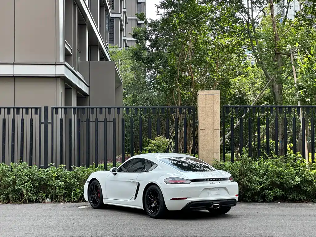 Porsche 718 2020 Cayman 2.0T