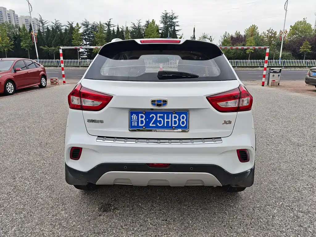 Geely Vision X3 — миниатюра 5