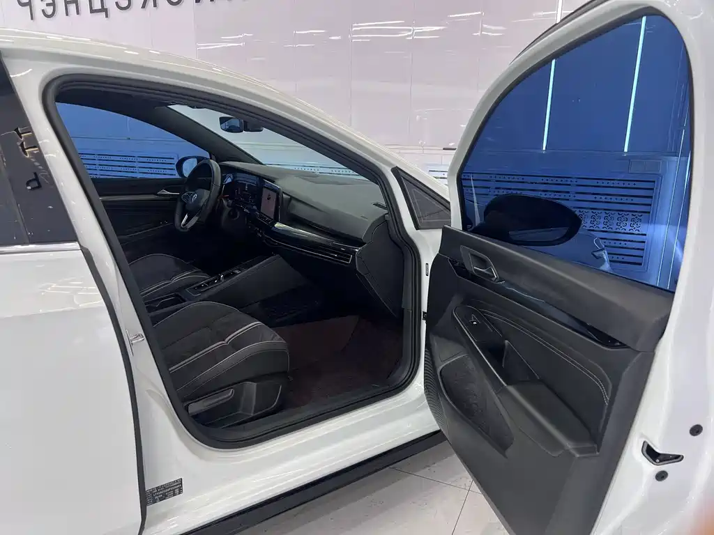 Volkswagen Golf — миниатюра 17