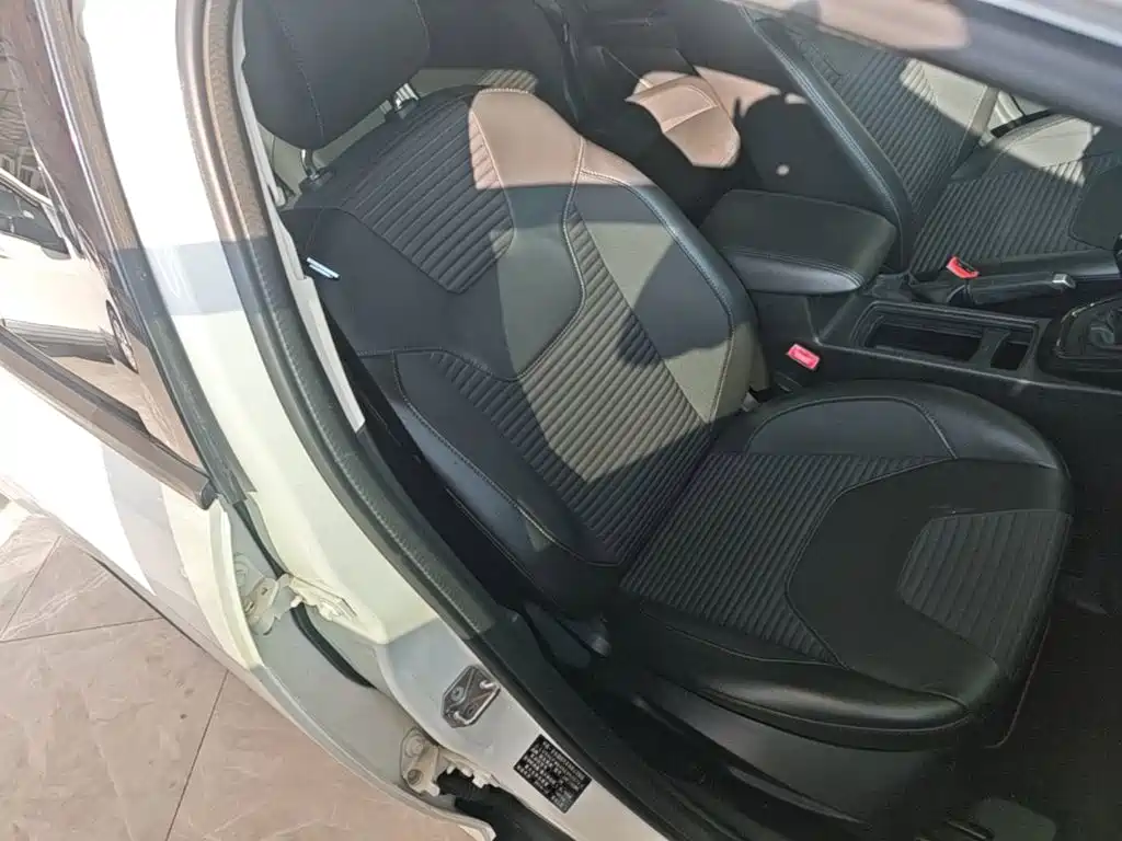 Ford Focus — миниатюра 25