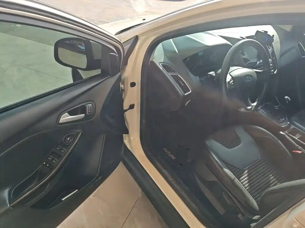 Ford Focus — миниатюра 16