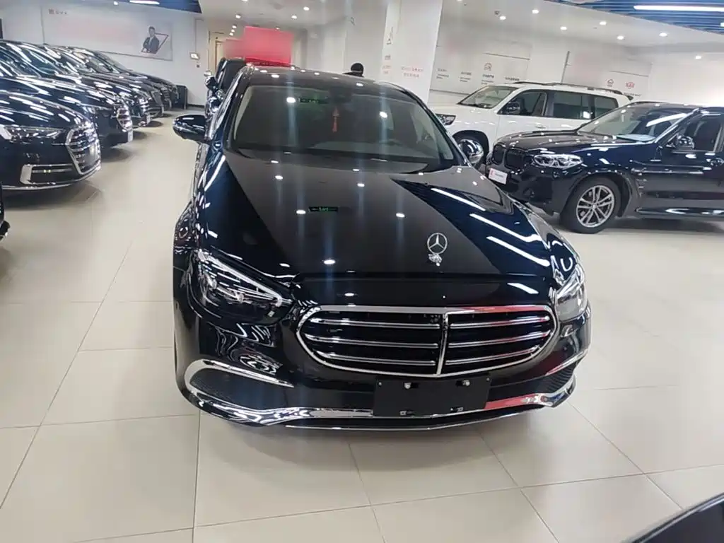 Mercedes-Benz E-Class — миниатюра 3
