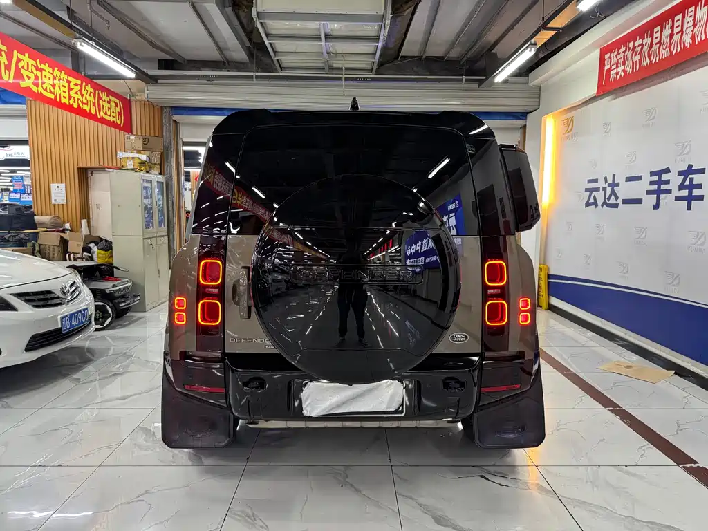 Land Rover Defender — миниатюра 10