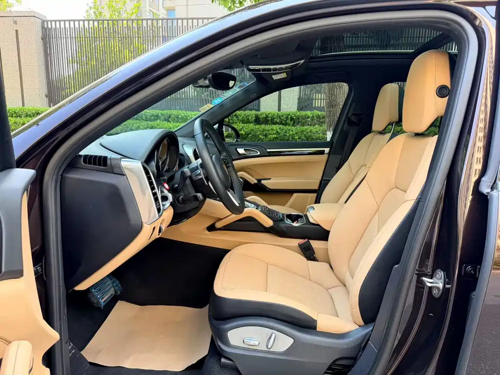 Porsche Cayenne — миниатюра 8