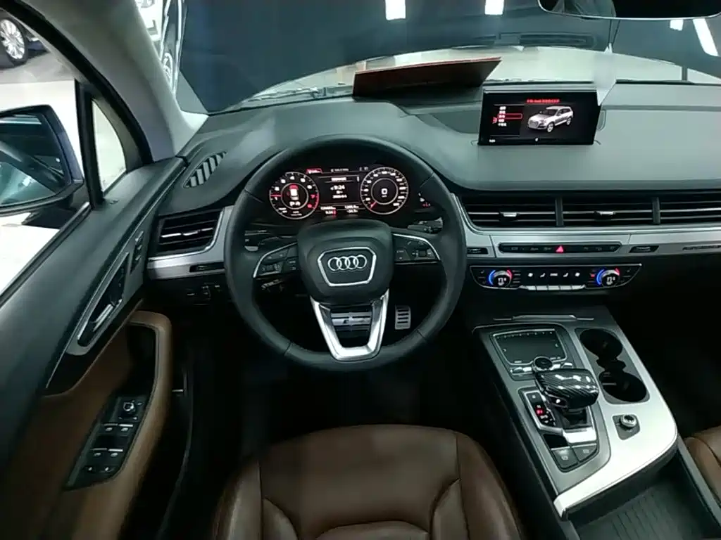 Audi Q7 — миниатюра 11