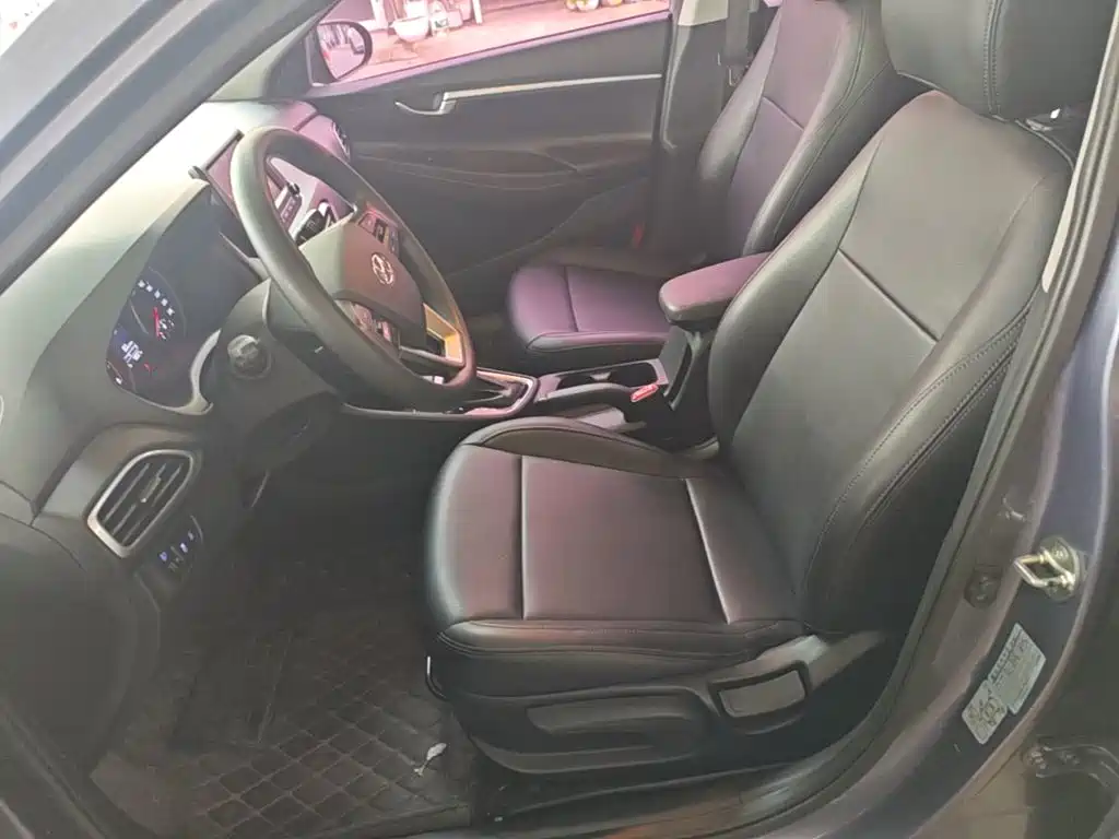Hyundai Elantra — миниатюра 15