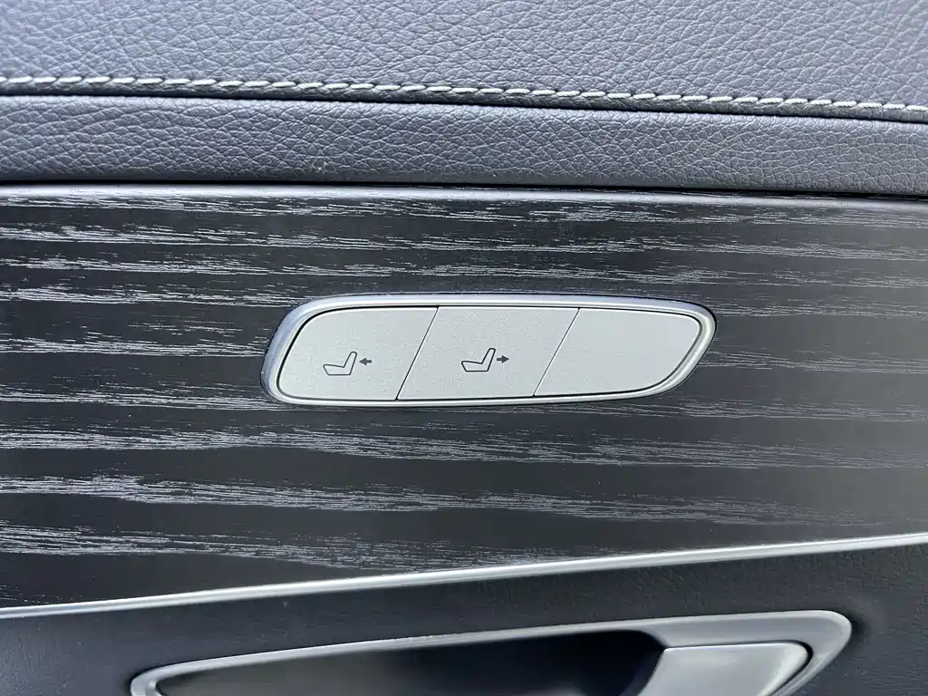 Mercedes-Benz C-Class — миниатюра 21