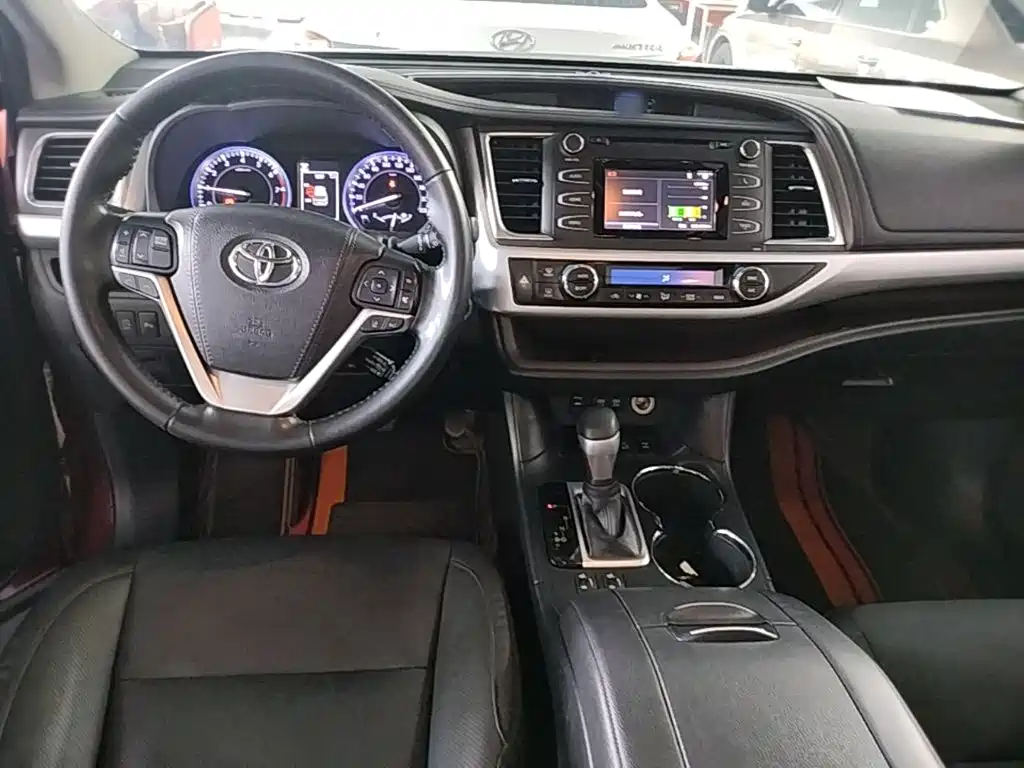 Toyota Highlander — миниатюра 10