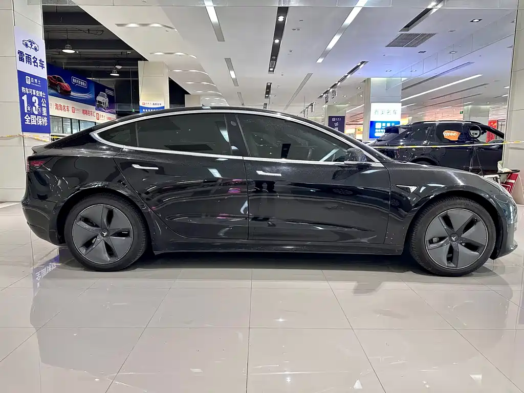 Tesla Model 3 — фотографии объявления, Фото 3