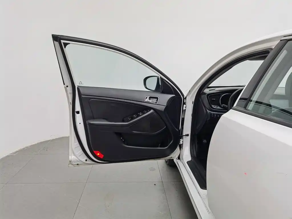 Kia K5 — миниатюра 8