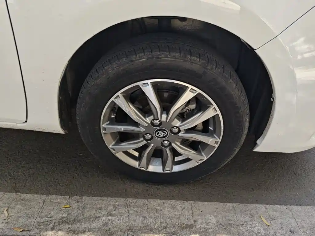 Toyota Yaris L — миниатюра 8