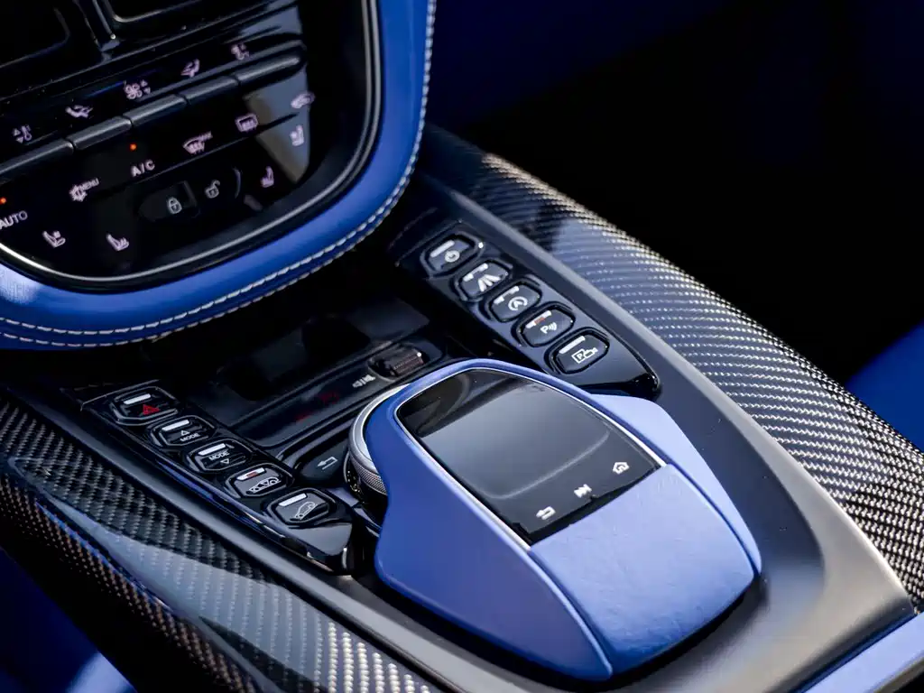 Aston Martin DBX 2021 4.0T V8